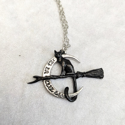 Regina Covenorum Necklace