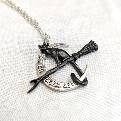 Regina Covenorum Necklace