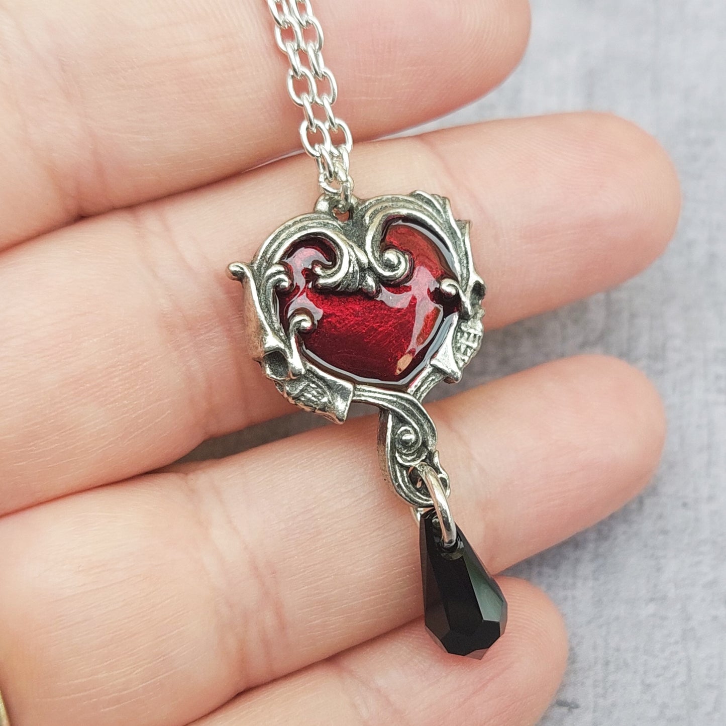 Petite Affair du Coeur Necklace