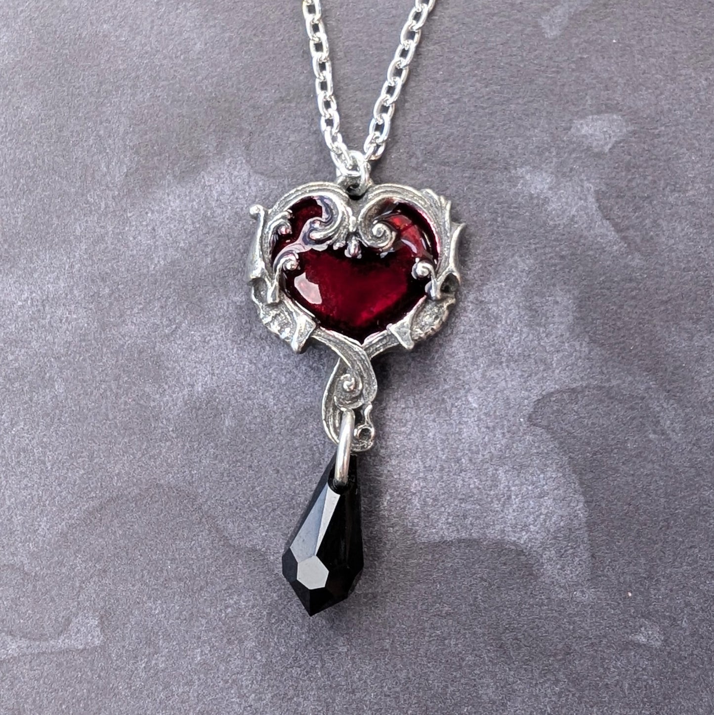 Petite Affair du Coeur Necklace